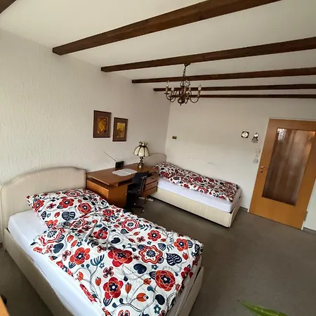 Ferien- Und Monteurwohnung Rotbuehl شقة شيندلفينجن